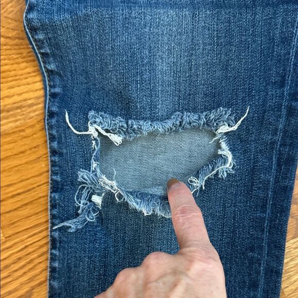 Kut from the Kloth Distressed Skinny Jeans Medium Wash Size 8 - Picture 4 of 9